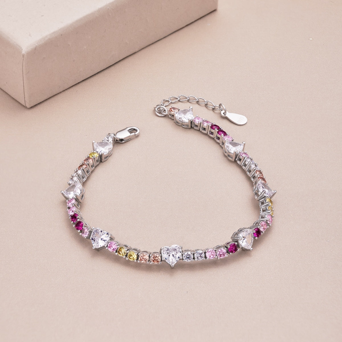 [Elitejewels]Romantic Heart Shape Round Cut Lover Bracelet