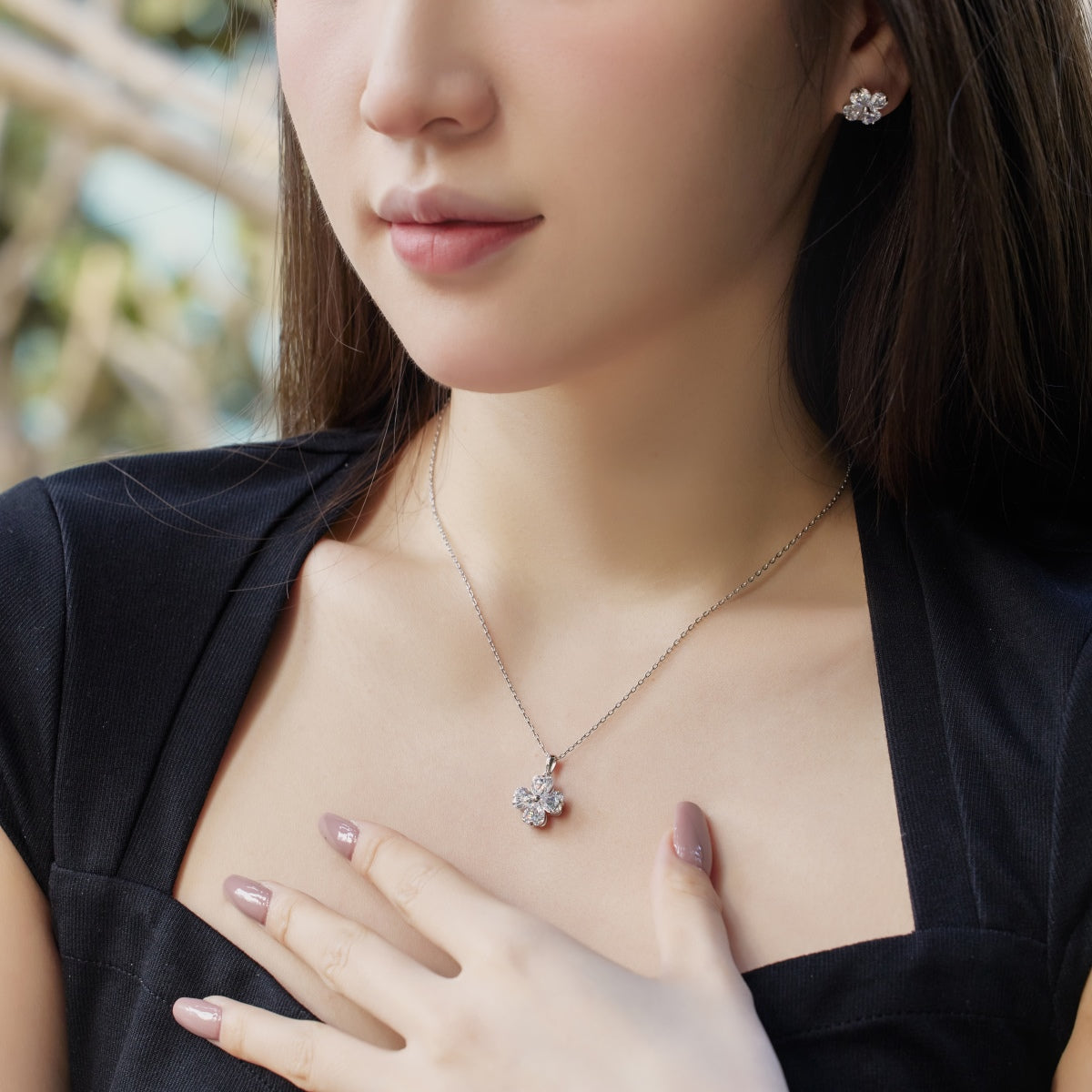 [Elitejewels]Heart-Shaped Four-Leaf Clover Bead Necklace