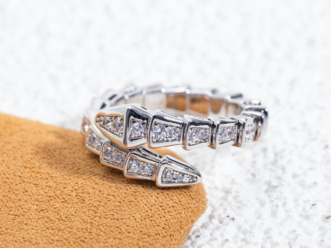 [Elitejewels]SERPENTI RING DIAMOND PAVED 4MM