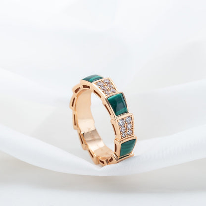 [Elitejewels]SERPENTI RING PINK GOLD MALACHITE DIAMOND PAVED 4MM