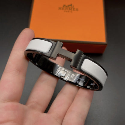 [Elitejewels]HM BRACELET 12MM BLACK WHITE CERAMIC