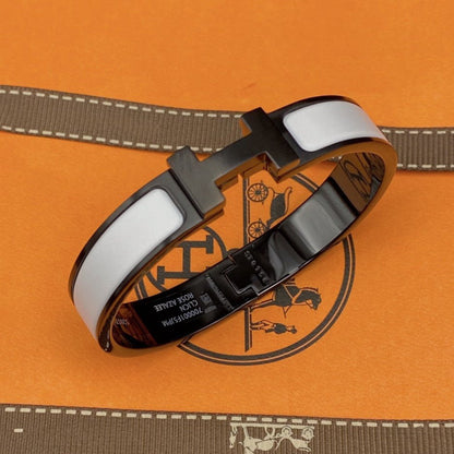 [Elitejewels]HM BRACELET 12MM BLACK WHITE CERAMIC