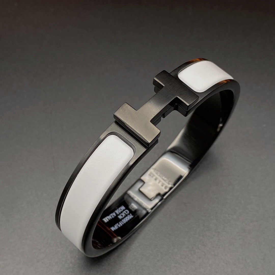 [Elitejewels]HM BRACELET 12MM BLACK WHITE CERAMIC