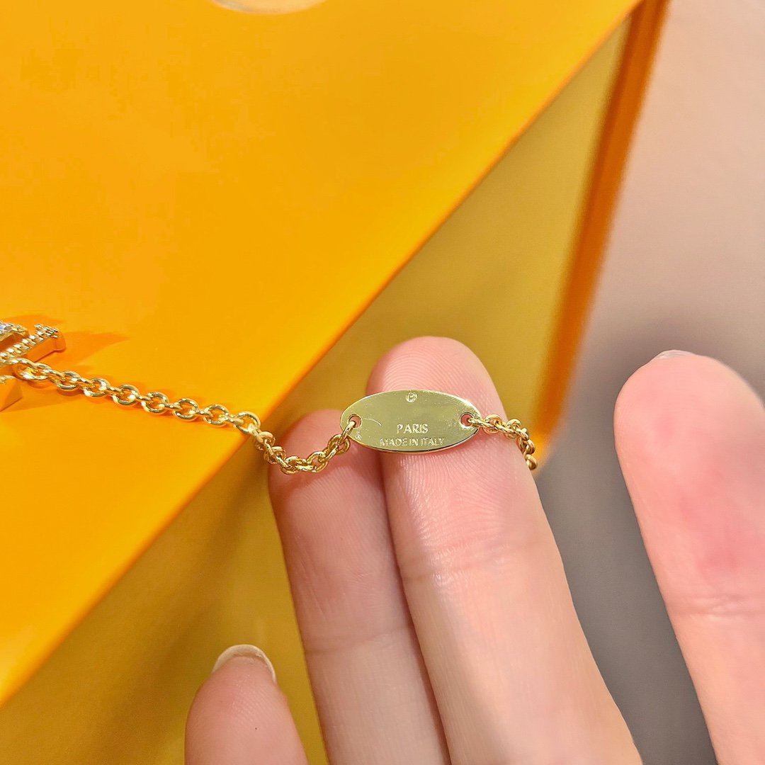 [Elitejewels]LV LOGO STAR MOTIF GOLD BRACELET