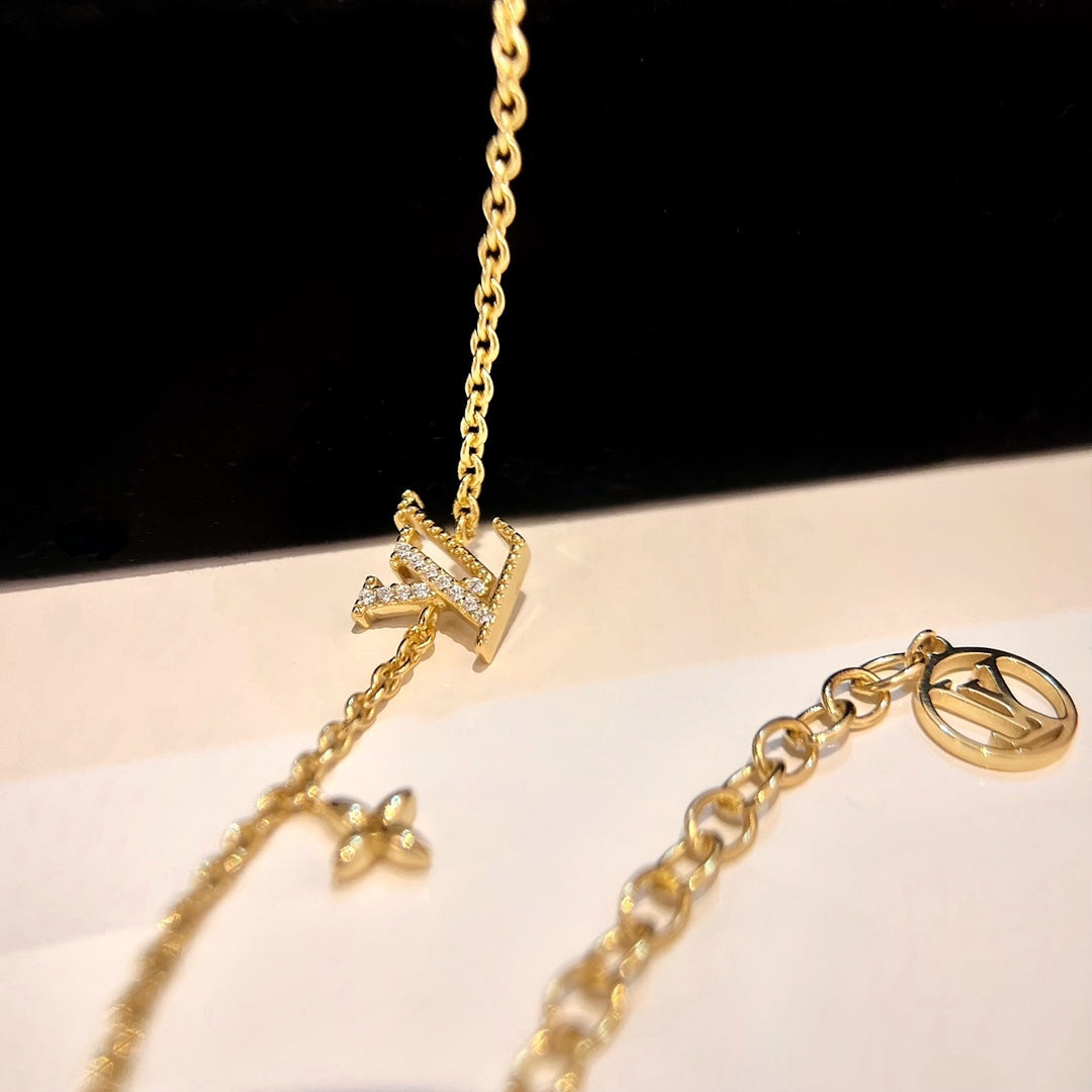 [Elitejewels]LV LOGO STAR MOTIF GOLD BRACELET