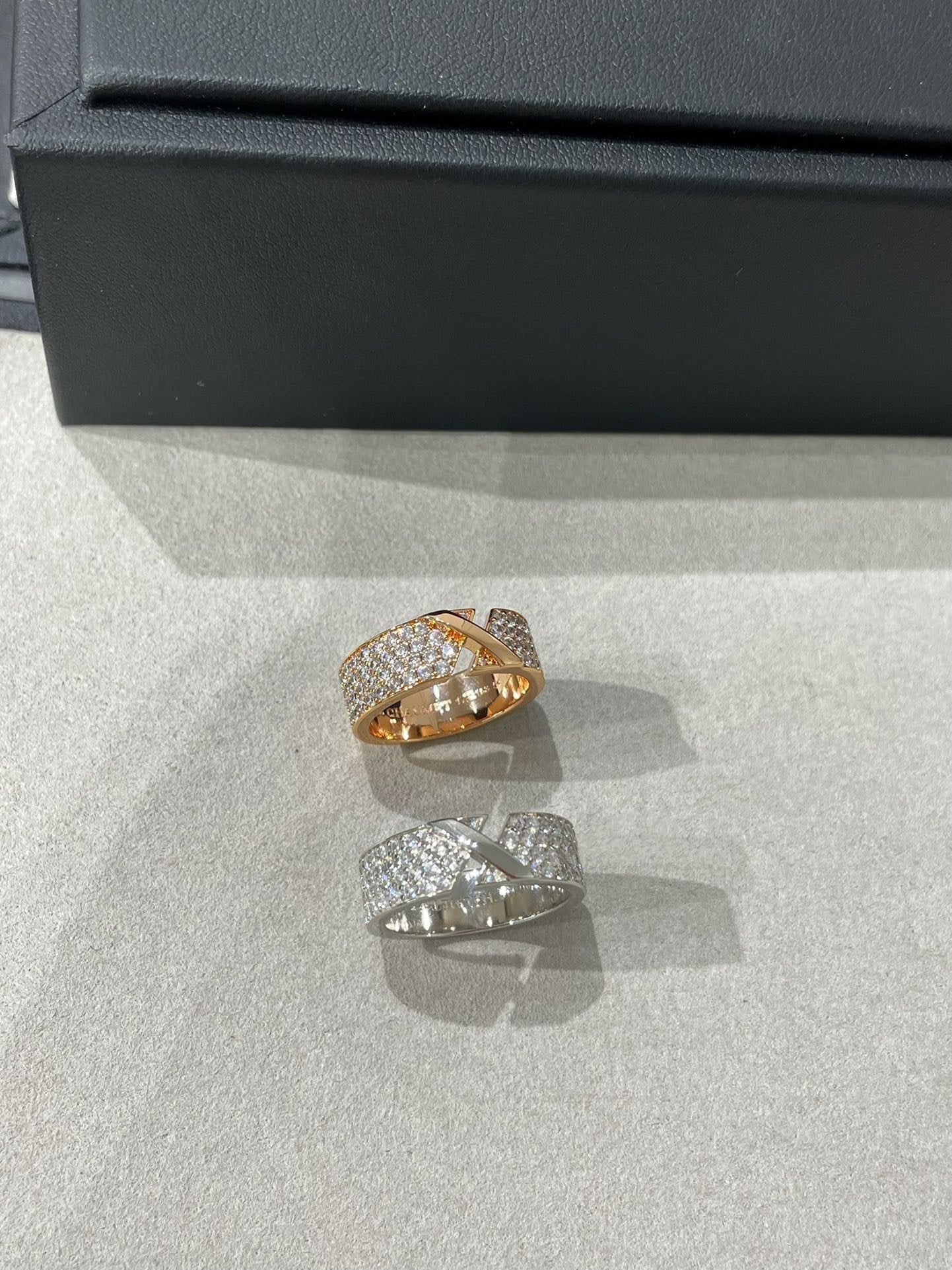 [Elitejewels]LIENS EVIDENCE PINK GOLD DIAMOND PAVED RING