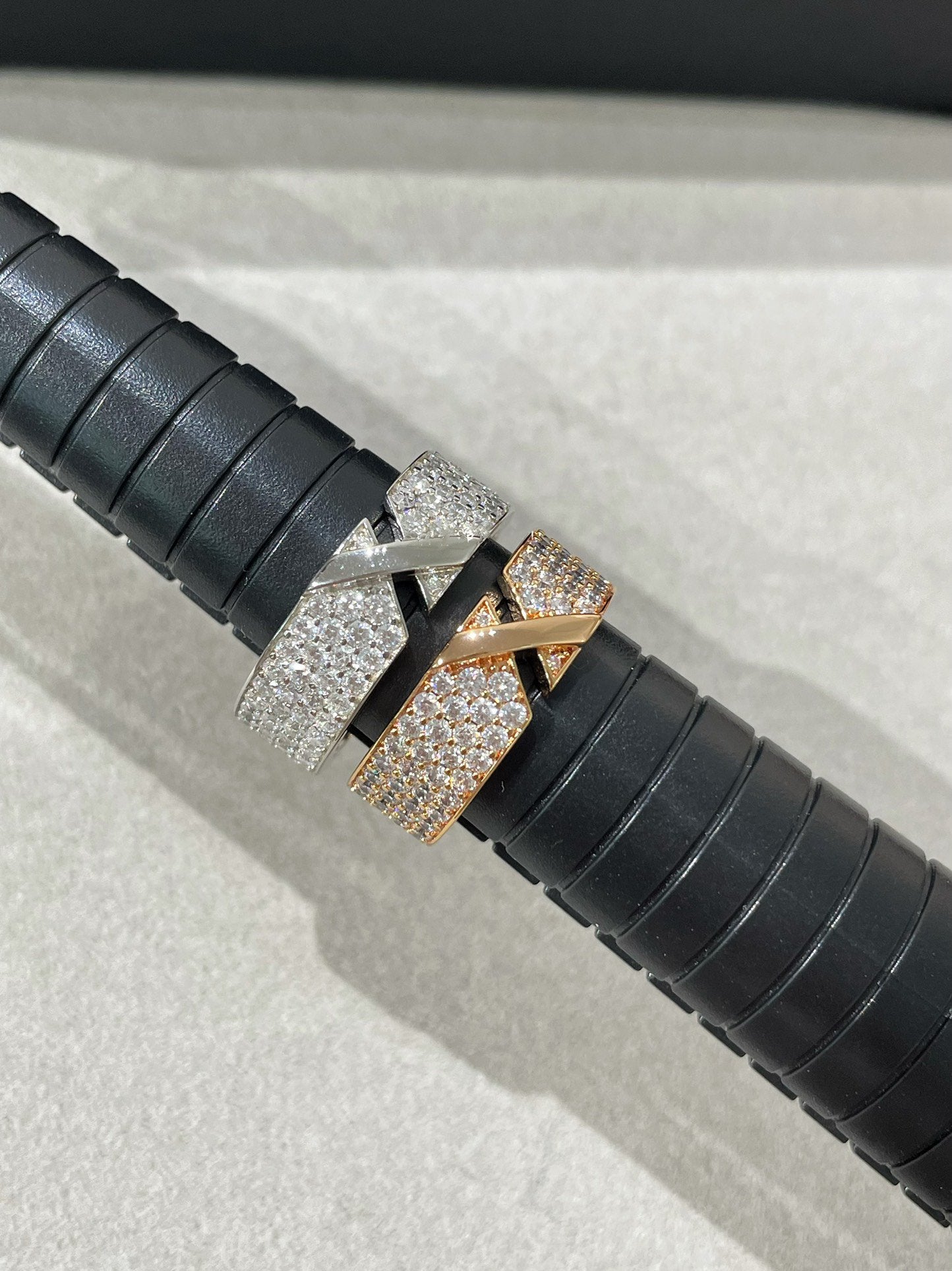 [Elitejewels]LIENS EVIDENCE PINK GOLD DIAMOND PAVED RING