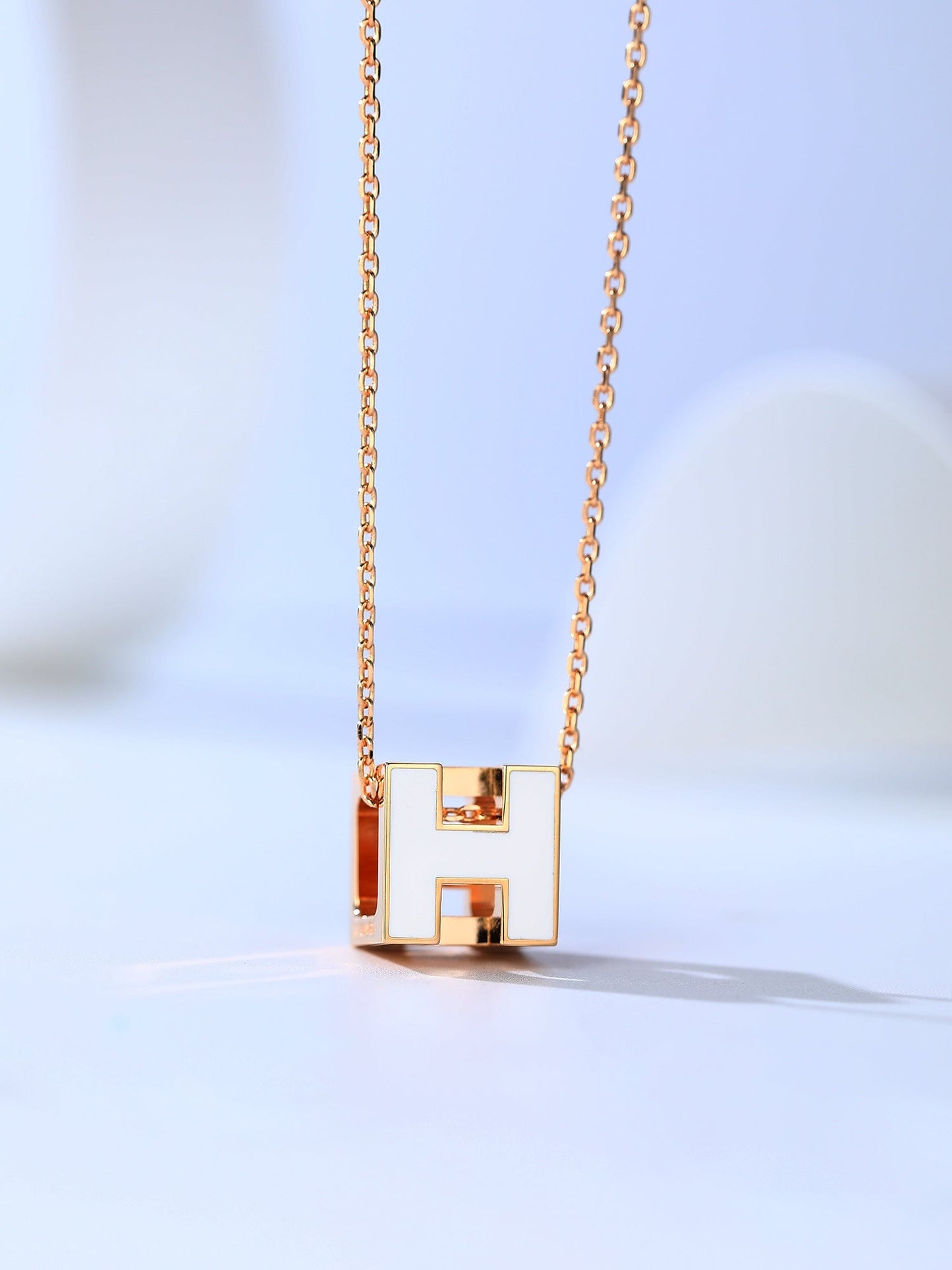 [Elitejewels]HM CAGE PINK GOLD NECKLACE