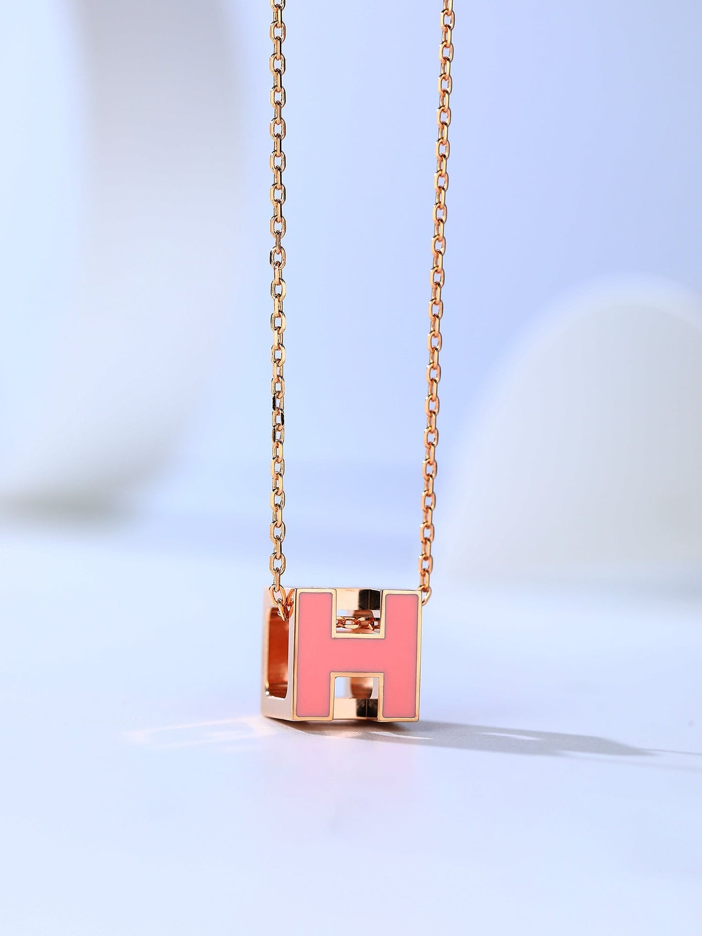 [Elitejewels]HM CAGE PINK GOLD NECKLACE