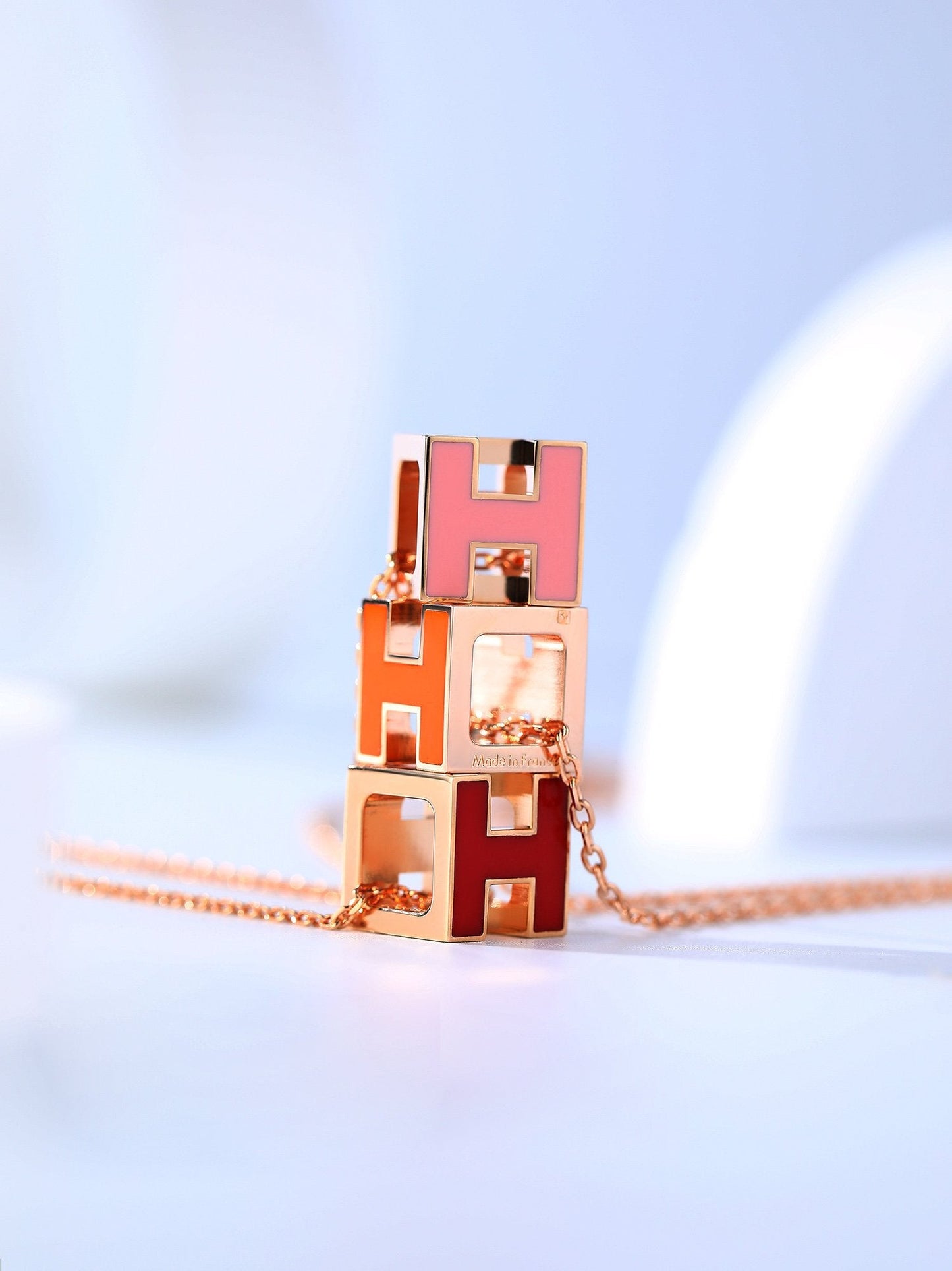 [Elitejewels]HM CAGE PINK GOLD NECKLACE