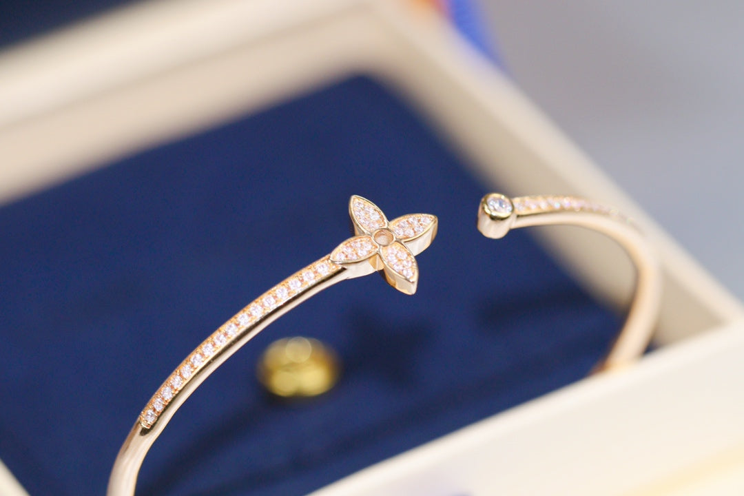 [Elitejewels]LV IDYLLE PINK GOLD OPEN BRACELET DIAMOND PAVED