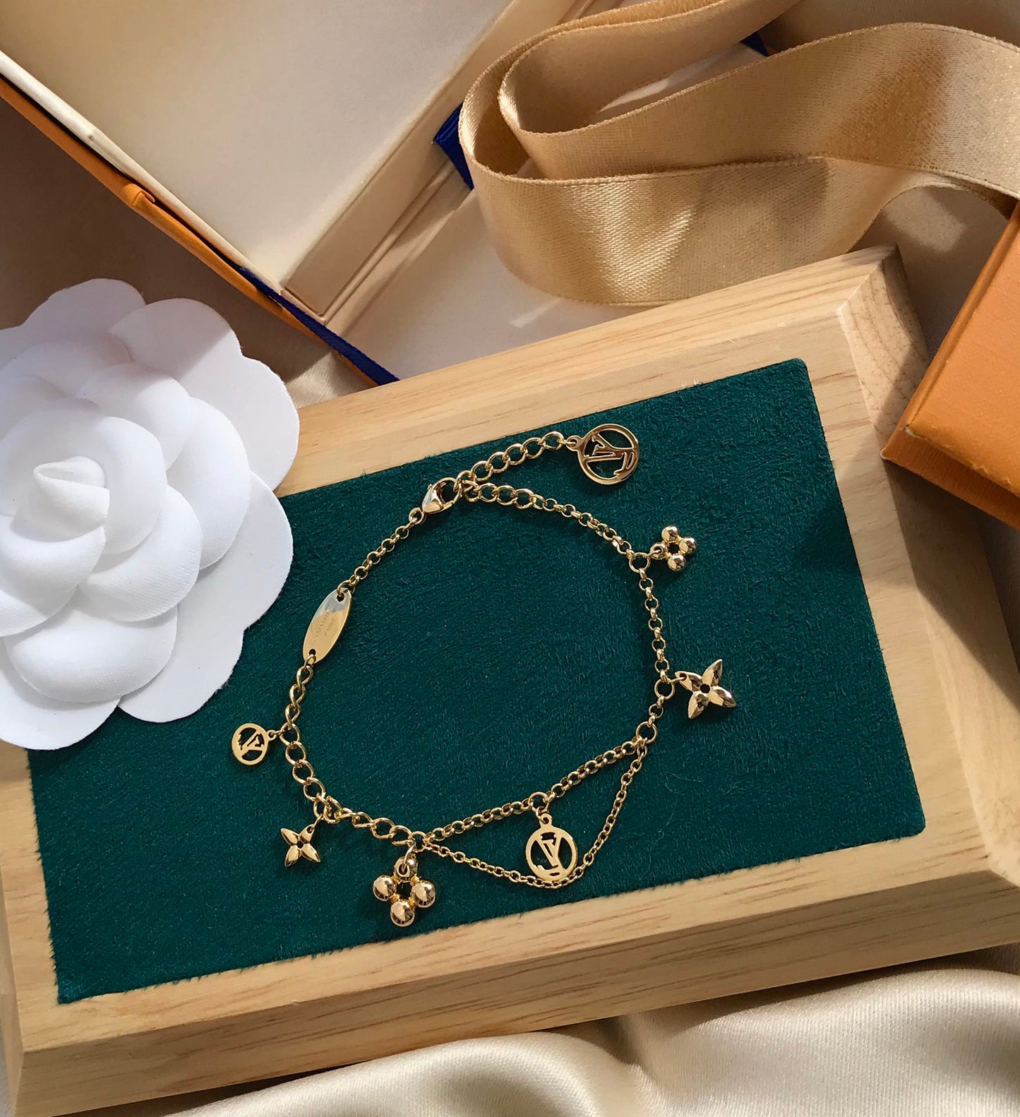 [Elitejewels]LV BLOOMING PINK GOLD MOP BRACELET