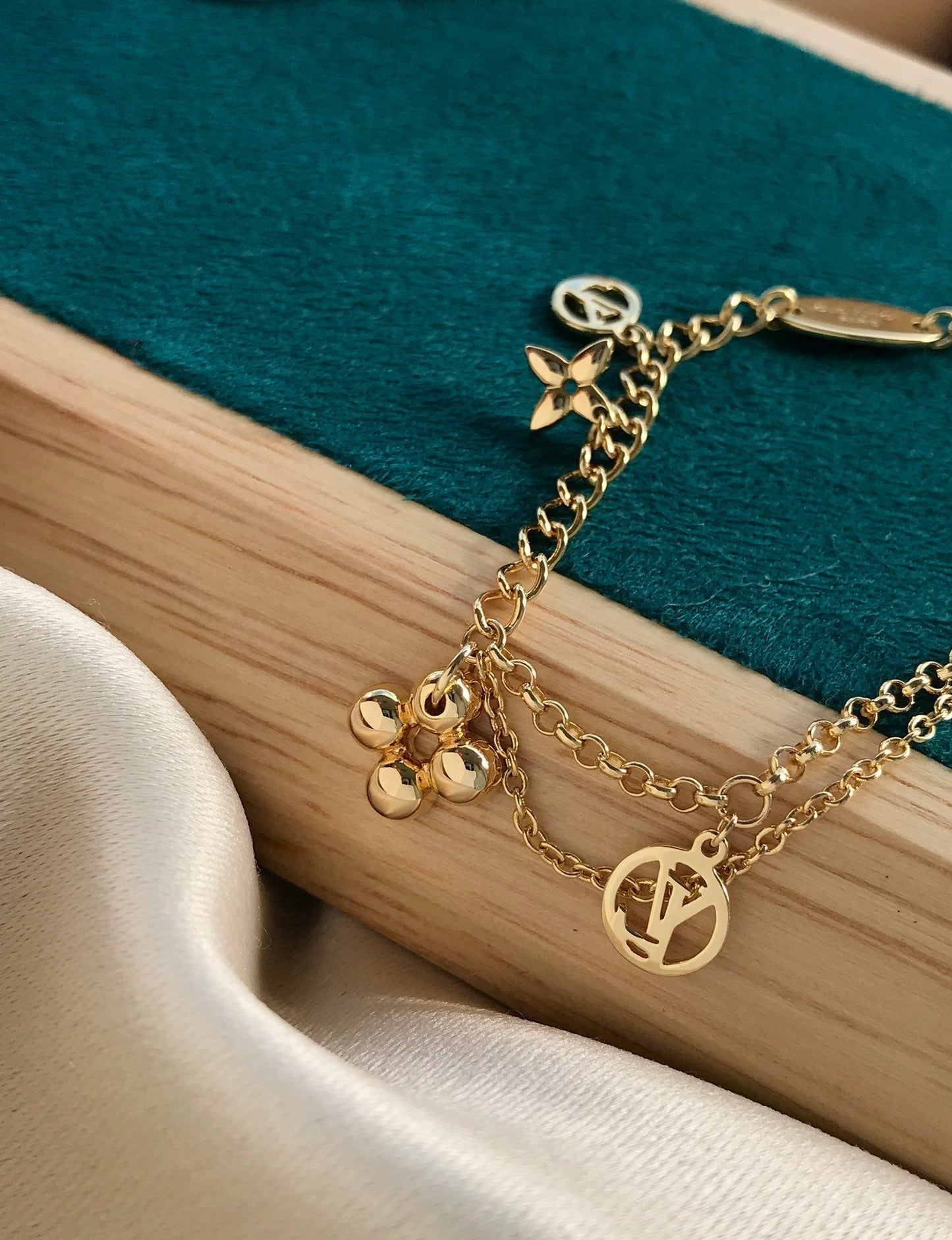 [Elitejewels]LV BLOOMING PINK GOLD MOP BRACELET