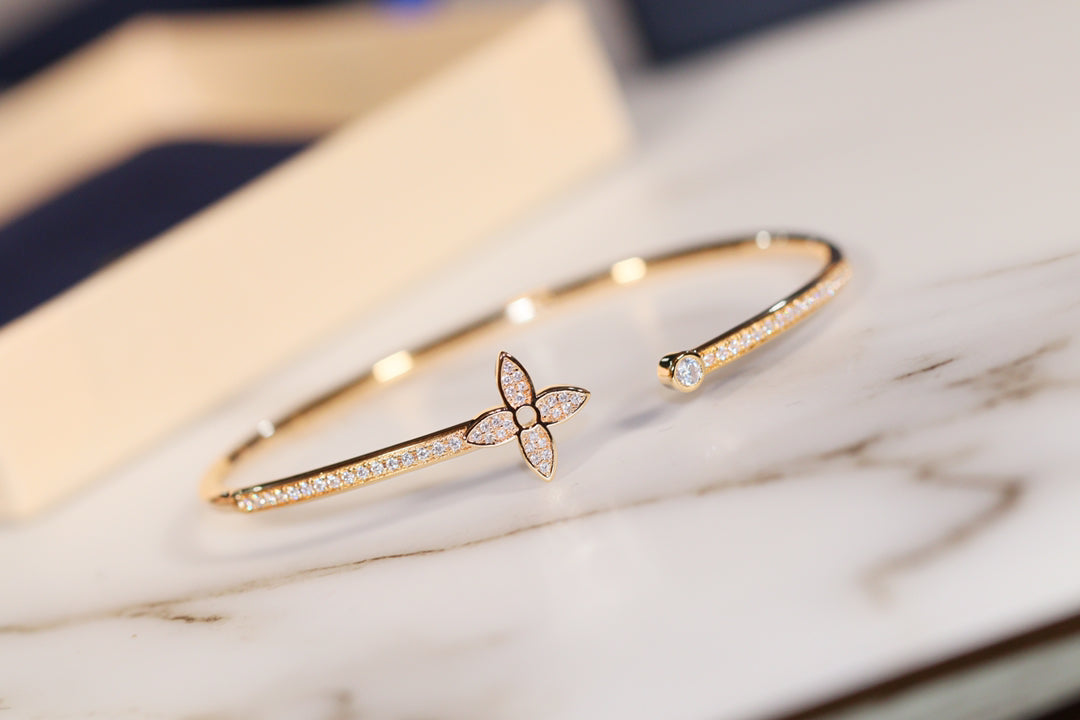 [Elitejewels]LV IDYLLE GOLD OPEN BRACELET DIAMOND PAVED