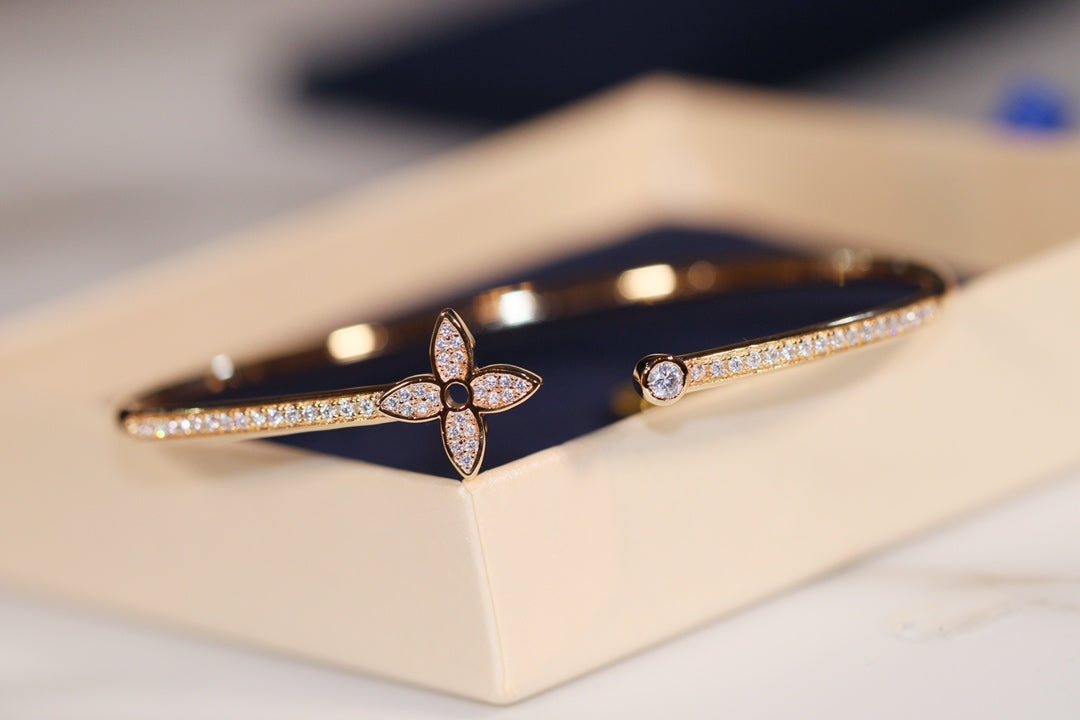 [Elitejewels]LV IDYLLE GOLD OPEN BRACELET DIAMOND PAVED