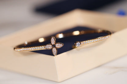 [Elitejewels]LV IDYLLE GOLD OPEN BRACELET DIAMOND PAVED
