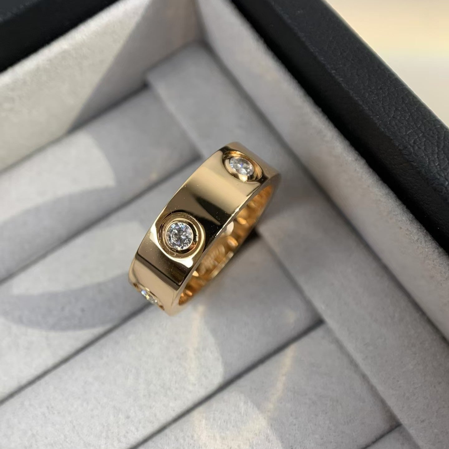[Elitejewels]LOVE RING 5.5MM 6 DIAMONDS PINK GOLD