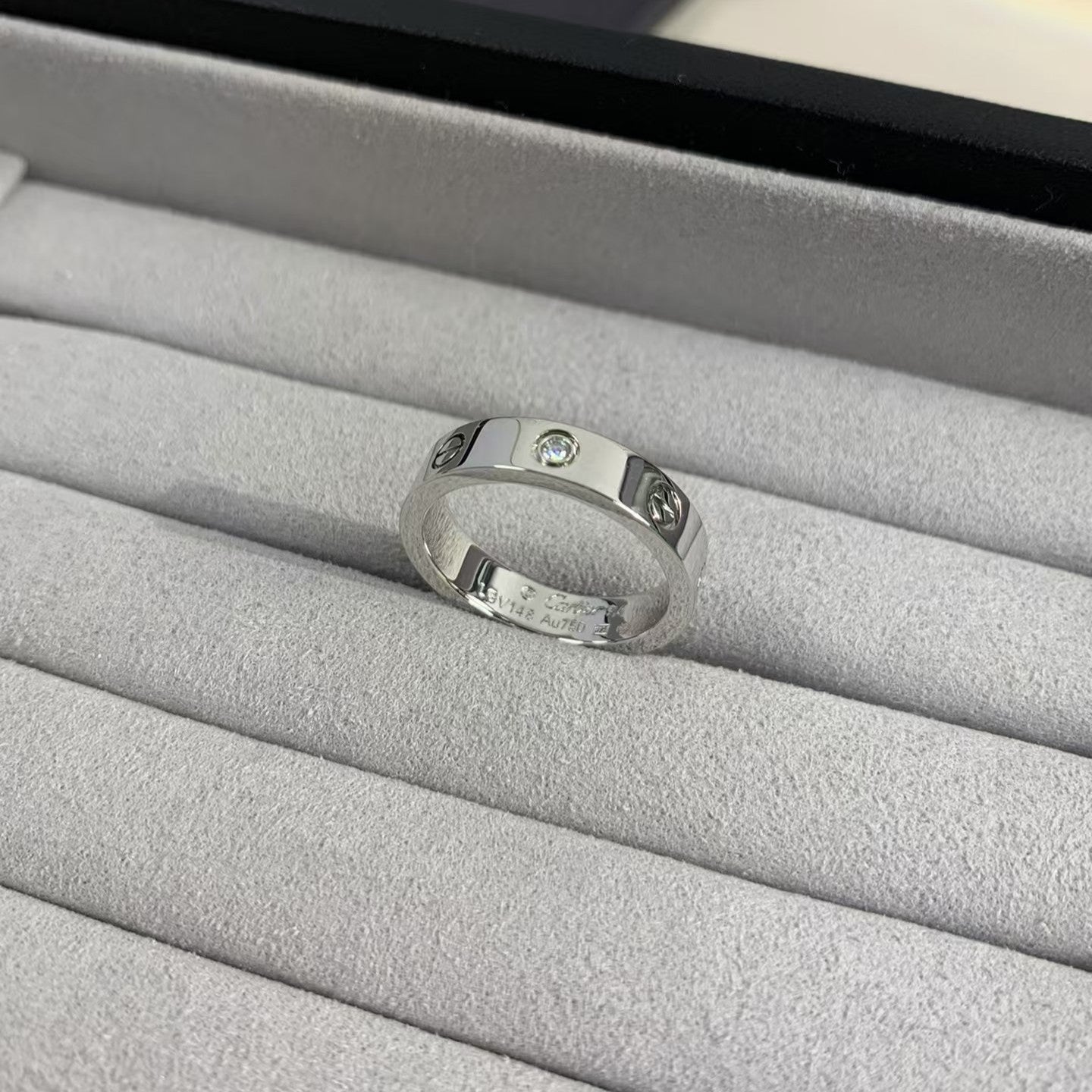 [Elitejewels]LOVE RING 4MM 1 DIAMOND SILVER