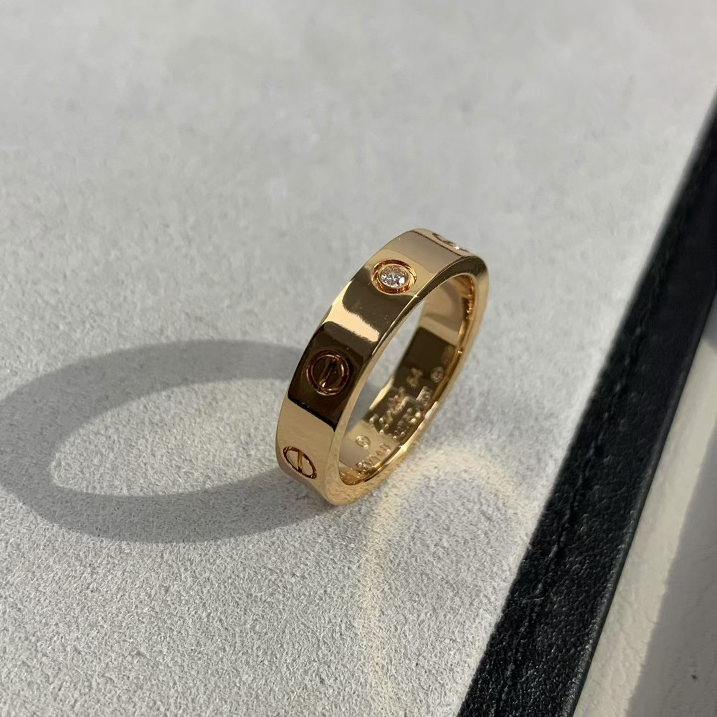 [Elitejewels]LOVE RING 4MM 1 DIAMOND PINK GOLD