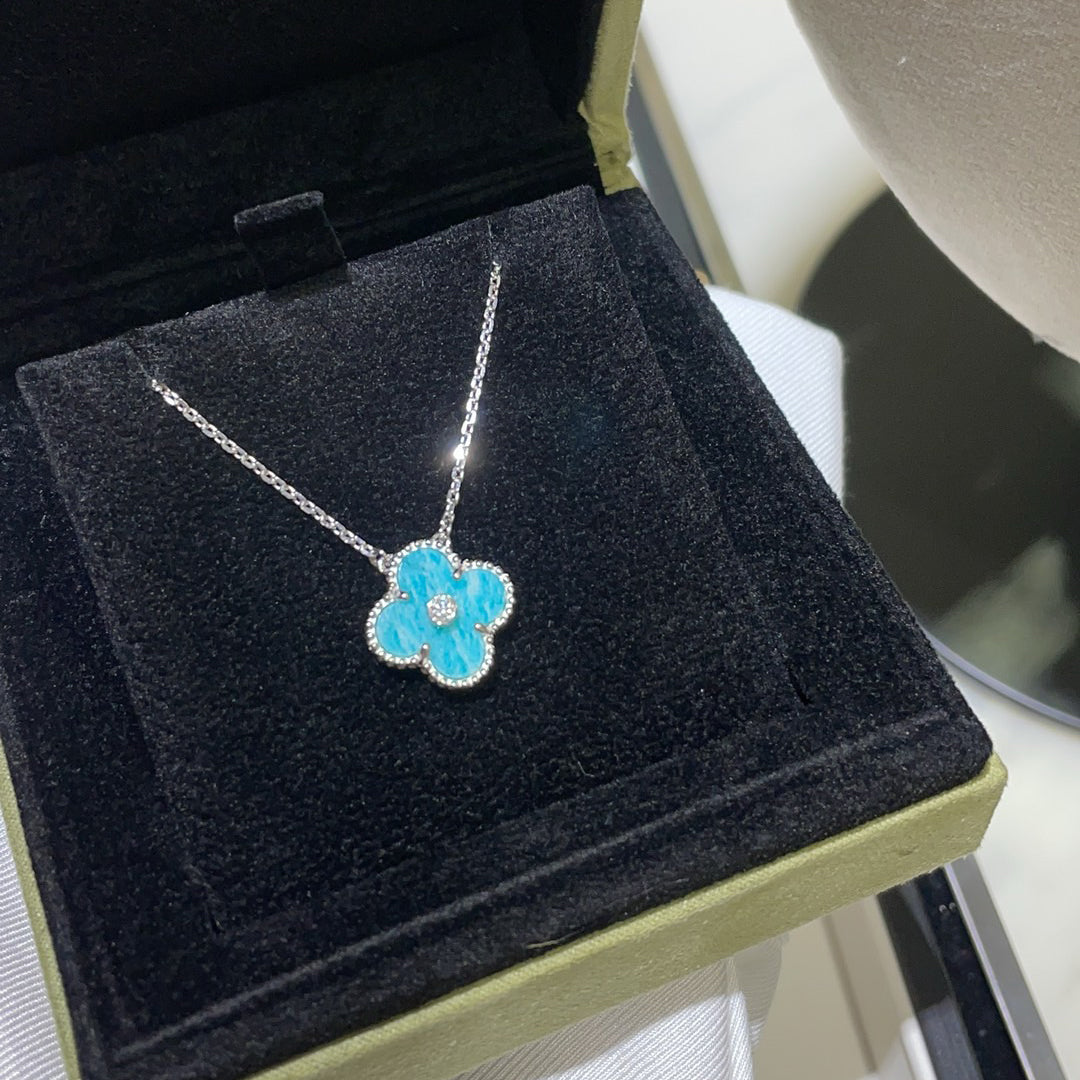 [Elitejewels]CLOVER 15MM DIAMOND SVRES PORCELAIN  NECKLACE SILVER