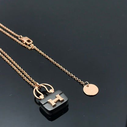[Elitejewels]WOMEN'S HM AMULETTES CONSTANCE PENDANT NECKLACE